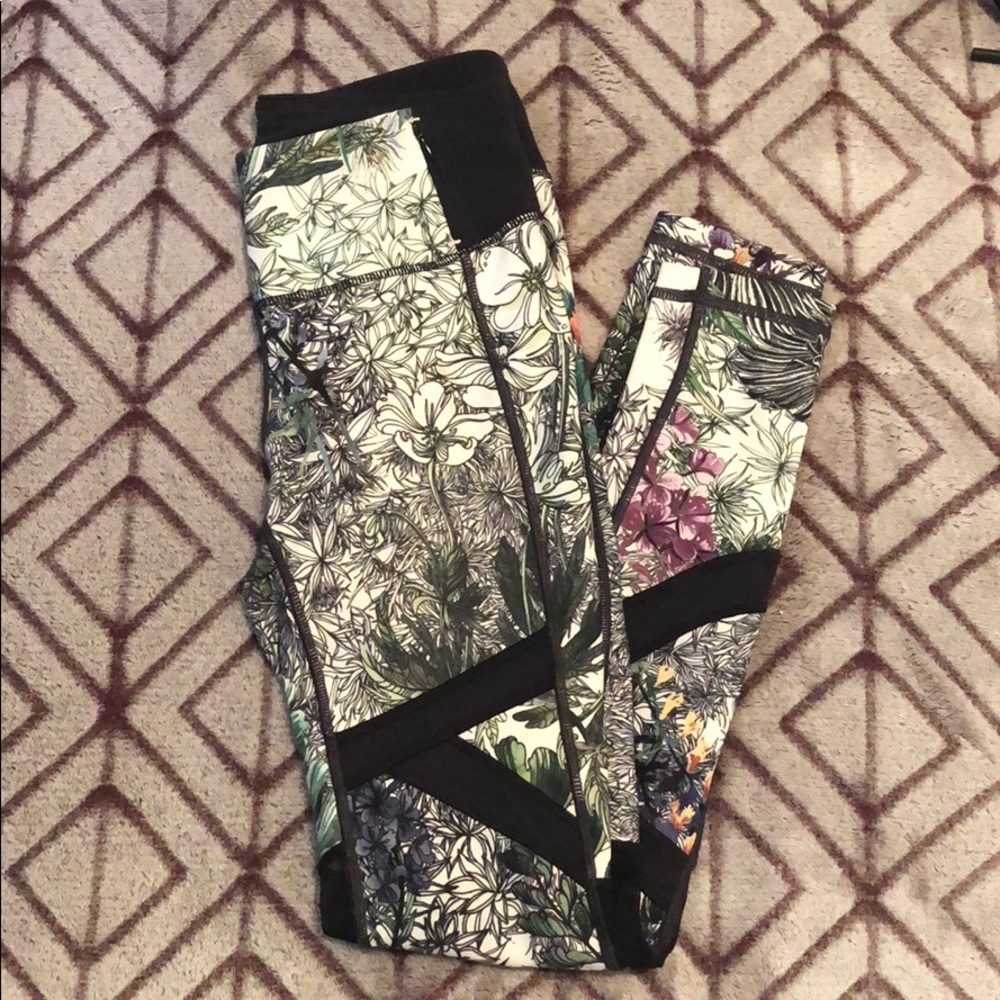 Calia by Carrie Underwood LIMITED EDITION legging